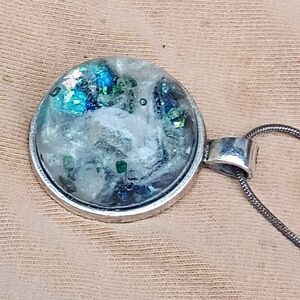 Elegant Silver and Blue Pendant Necklace